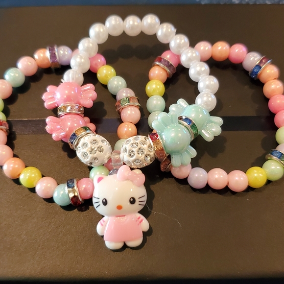 Hello Kitty Bracelet - Picture 3 of 4